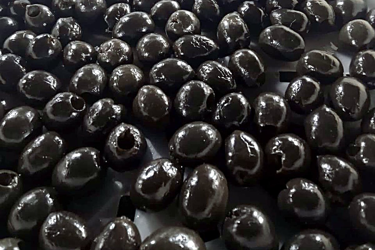 Oxidized Black Olives